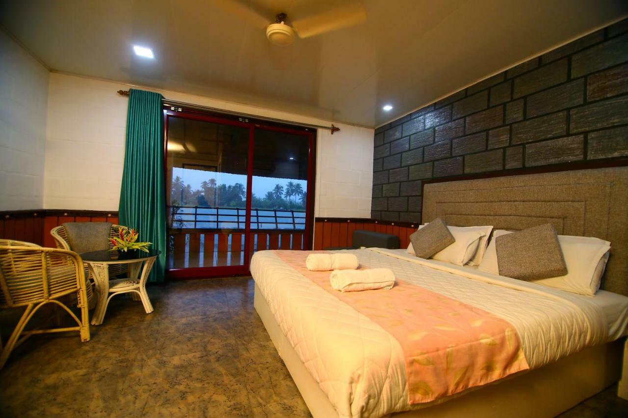 Green Palace Ayurveda Resort, Alleppey Alappuzha Exteriör bild