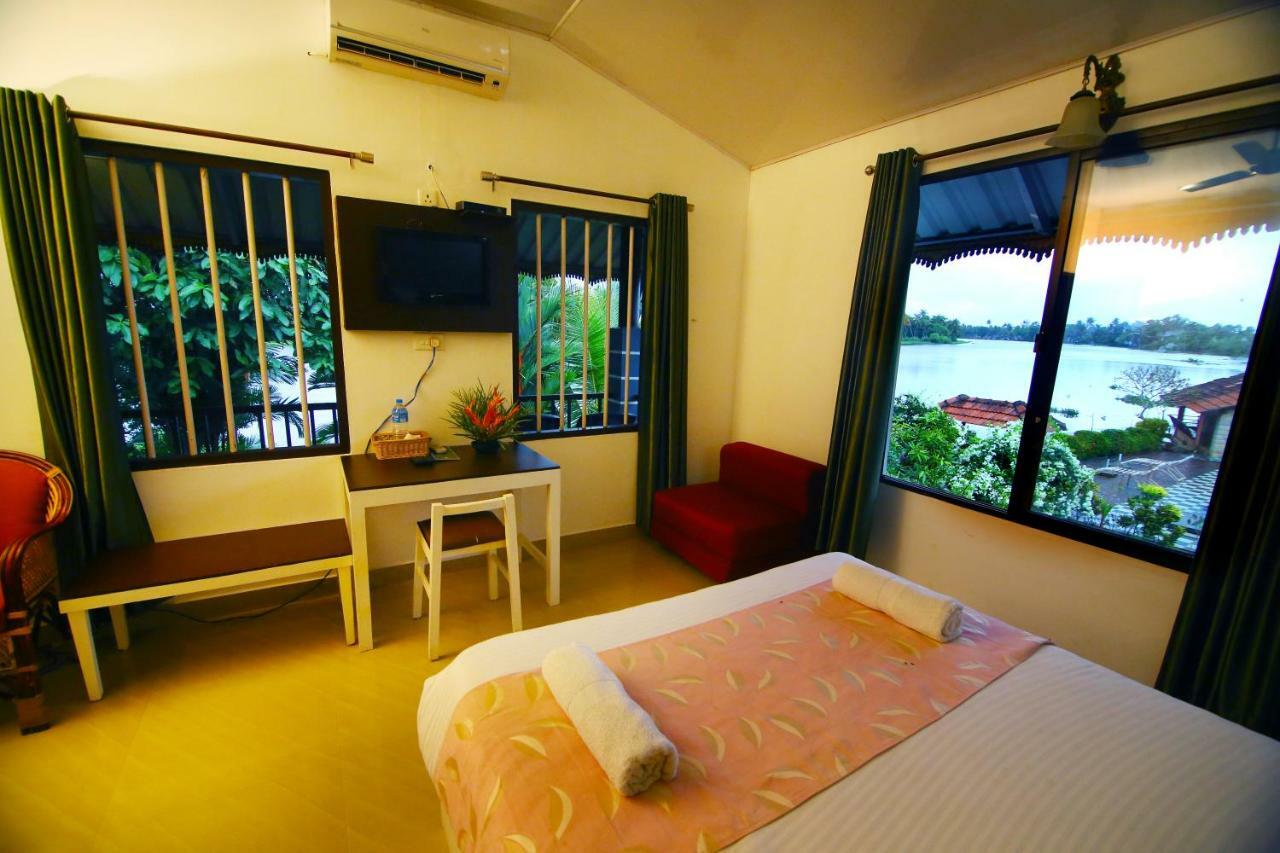 Green Palace Ayurveda Resort, Alleppey Alappuzha Exteriör bild