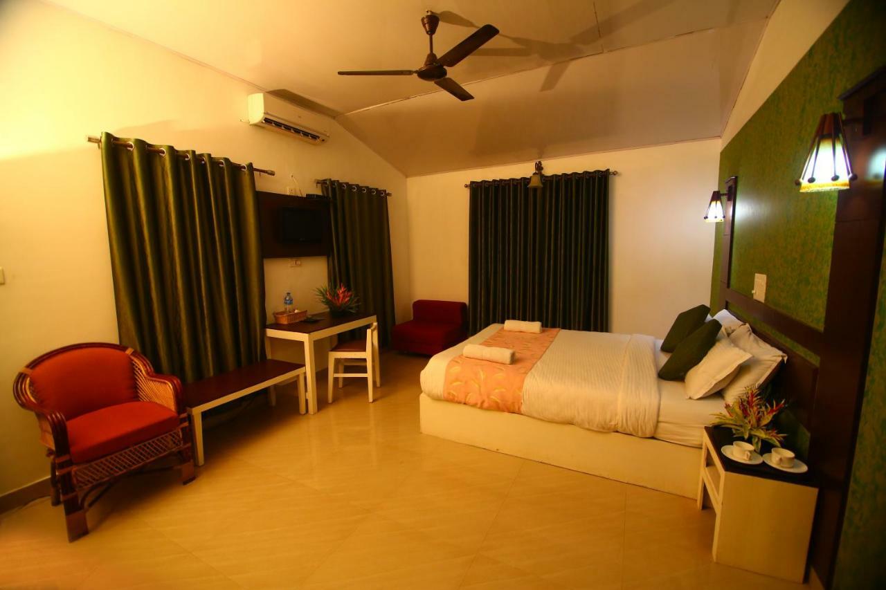 Green Palace Ayurveda Resort, Alleppey Alappuzha Exteriör bild