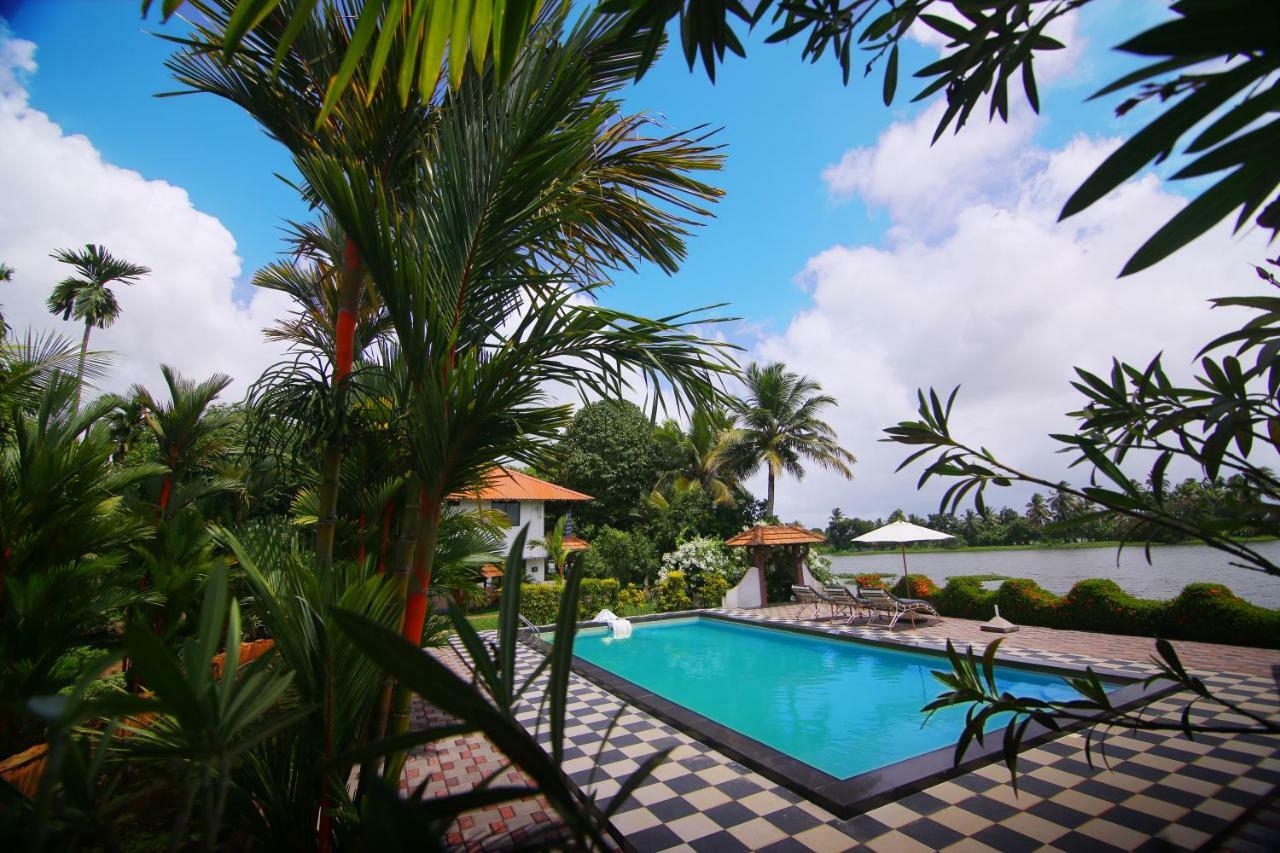 Green Palace Ayurveda Resort, Alleppey Alappuzha Exteriör bild