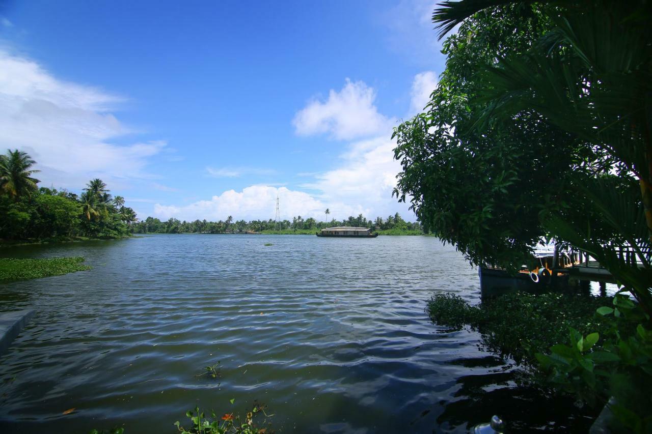 Green Palace Ayurveda Resort, Alleppey Alappuzha Exteriör bild