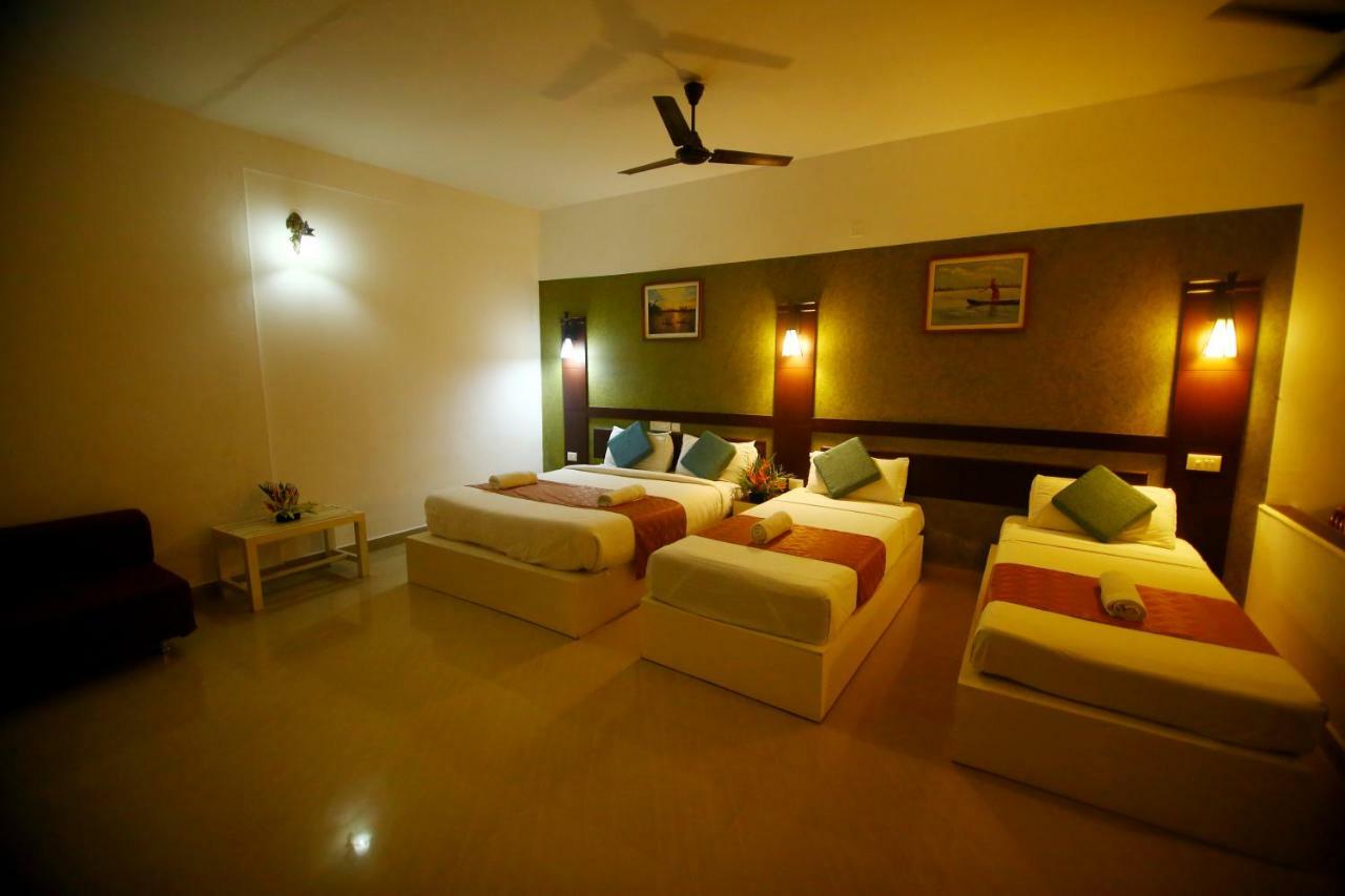 Green Palace Ayurveda Resort, Alleppey Alappuzha Exteriör bild
