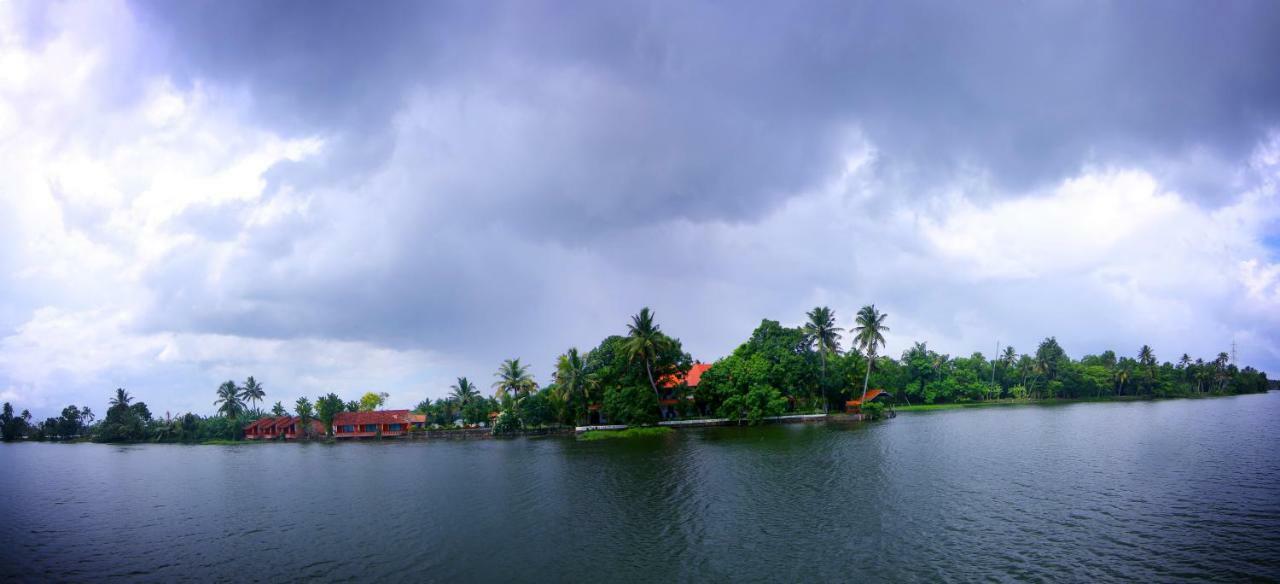 Green Palace Ayurveda Resort, Alleppey Alappuzha Exteriör bild