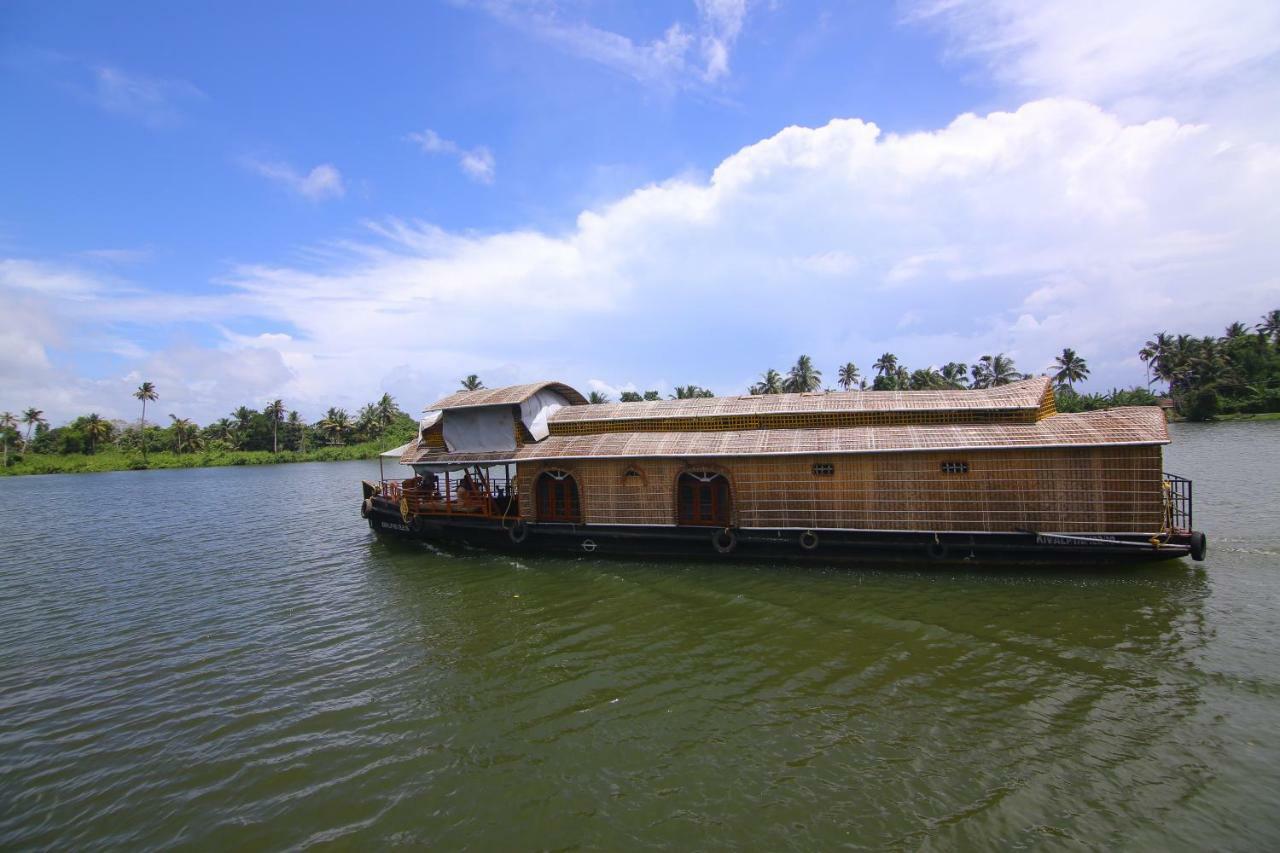 Green Palace Ayurveda Resort, Alleppey Alappuzha Exteriör bild
